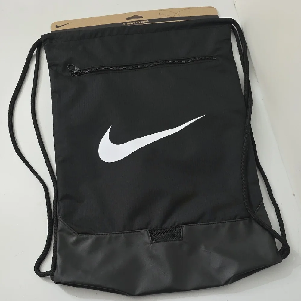 Nike Men's Black and White Drawstring Backpack, NWT